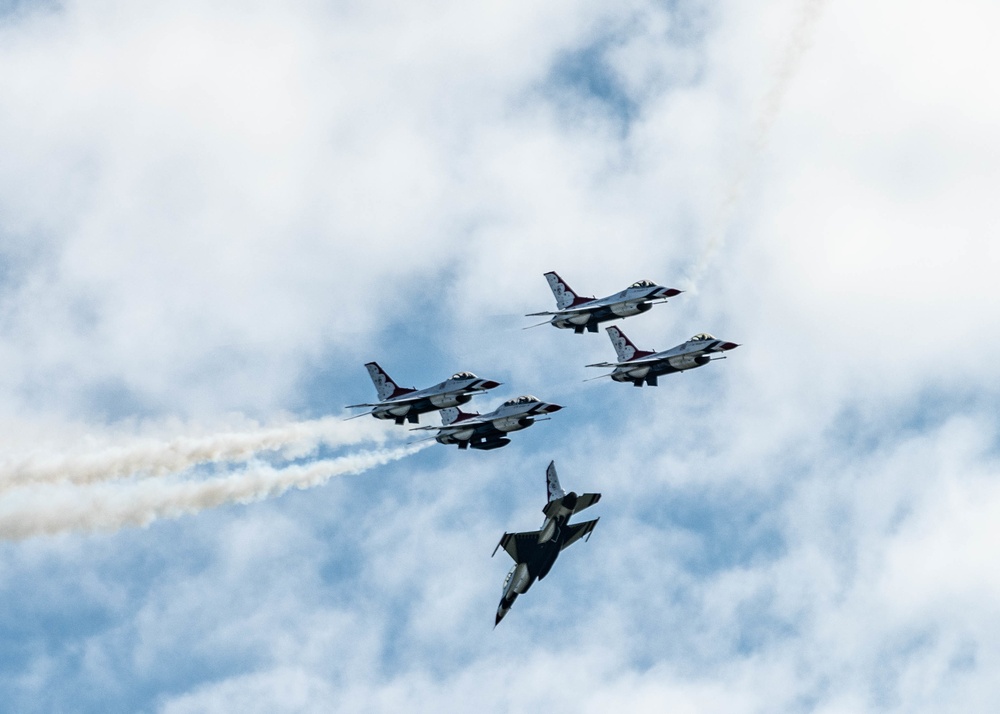 Thunder over New Hampshire is Headlined by AF Thunderbirds