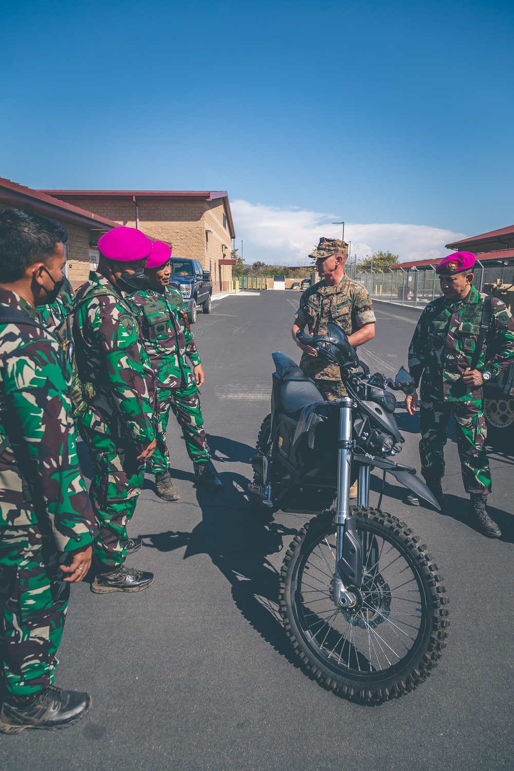 Indonesian military visits 1st Marine Division