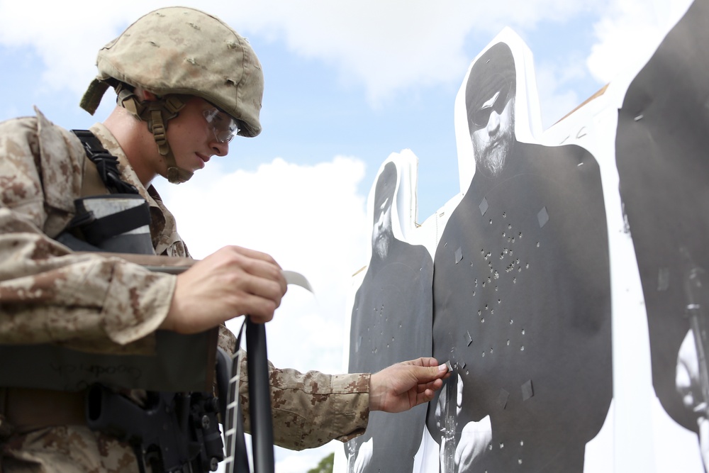 RS Lansing Recruit completes marksmanship training at Parris Island