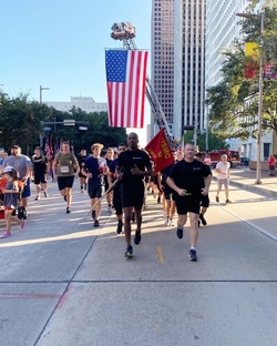 Recruiting Station Houston Honors Fallen Heroes at the 9/11 Heroes Run [Image 3 of 5]