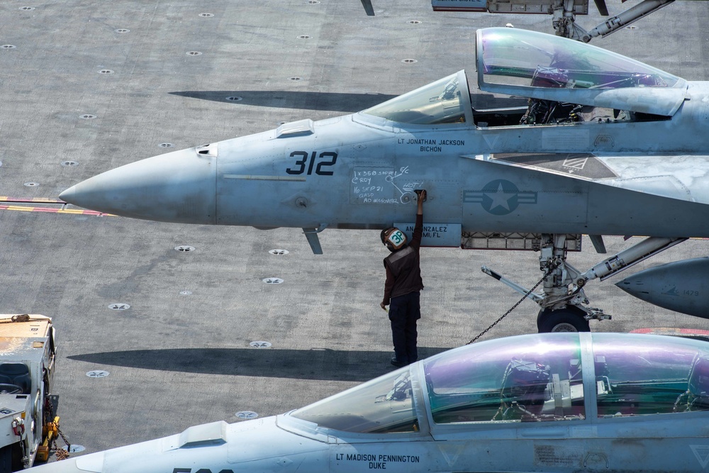 USS Ronald Reagan (CVN 76) Flight Operations