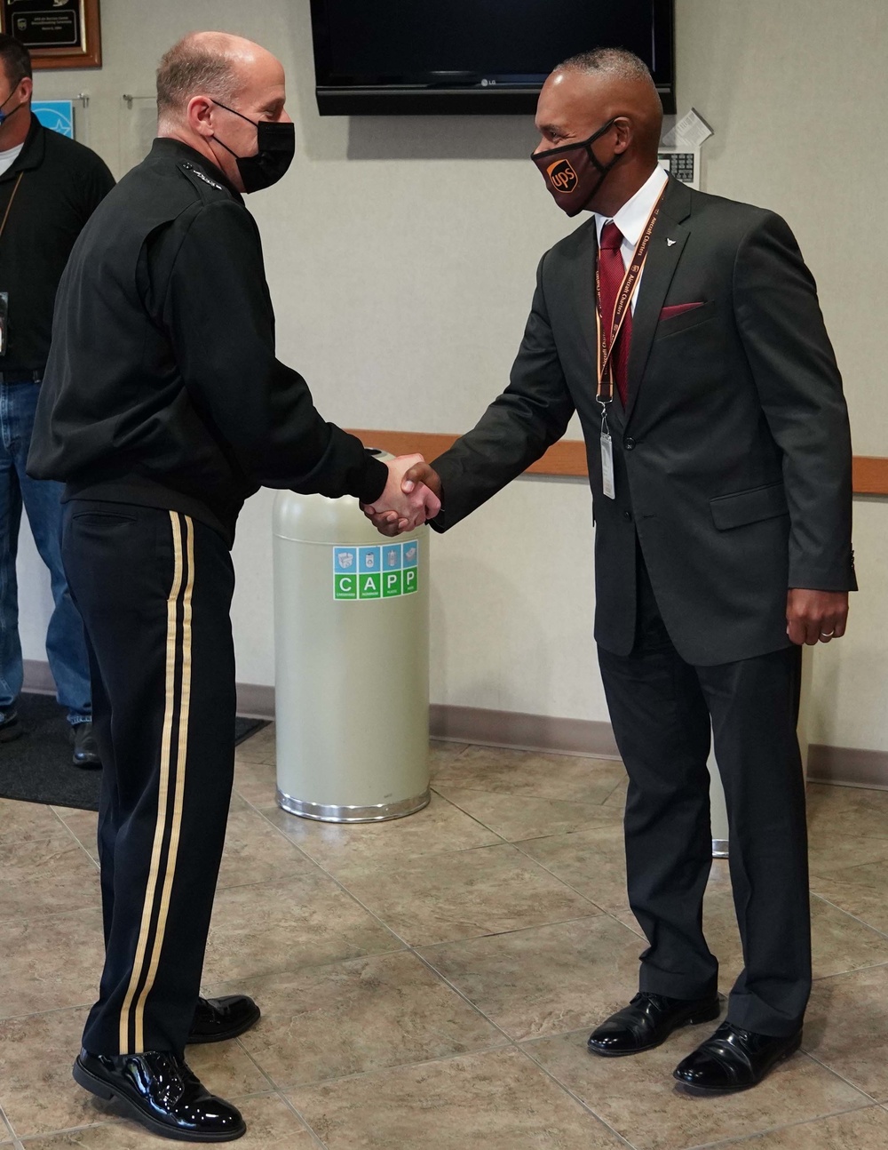Gen. Stephen R. Lyons, USTRANSCOM commander, visits a UPS facility in Louisville