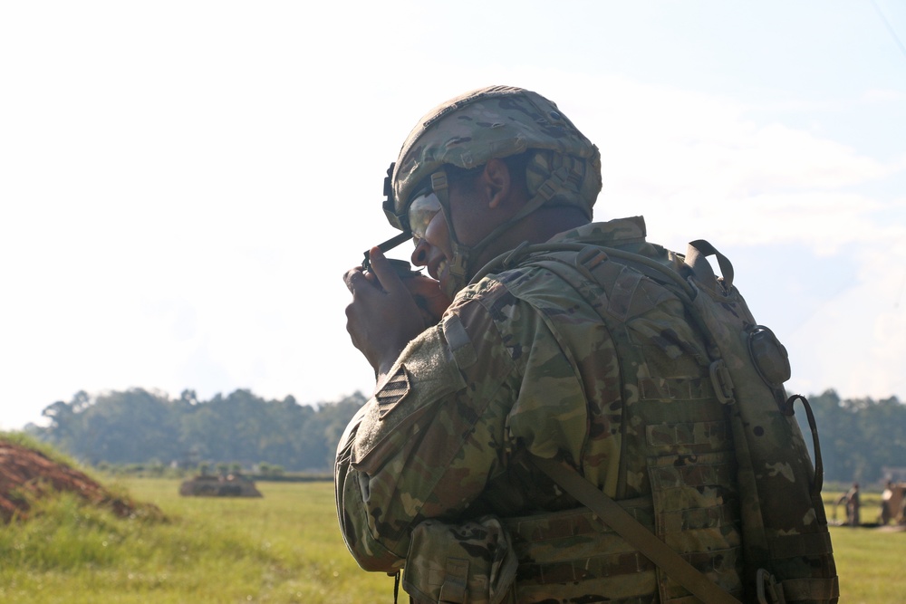 1-9 FA Soldier conducts fire support team certification