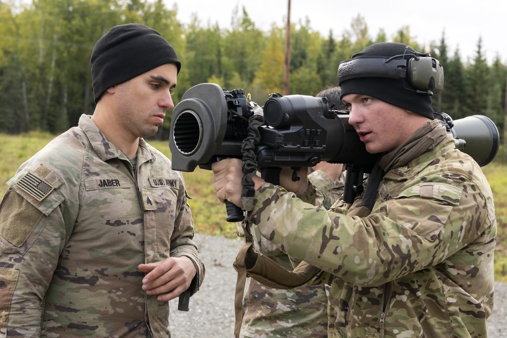 3 Geronimo paratroopers fire anti-tank weapons
