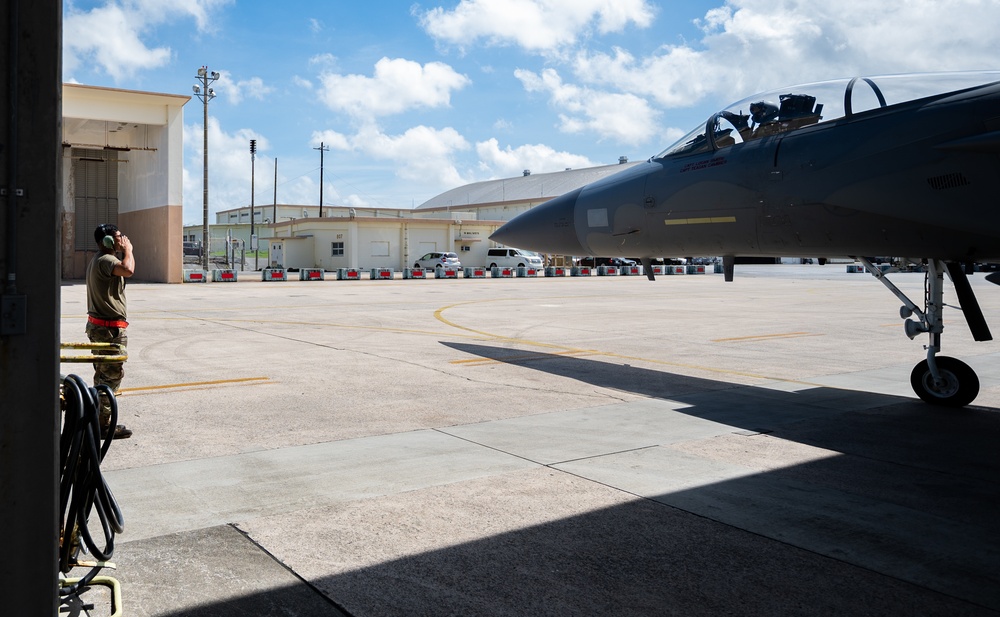 67th AMU maintains air superiority