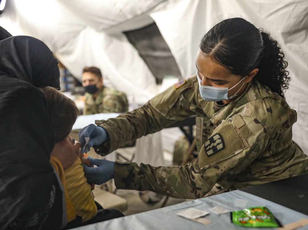 Afghan evacuees receive vaccinations at Fort Bliss’ Doña Ana Complex