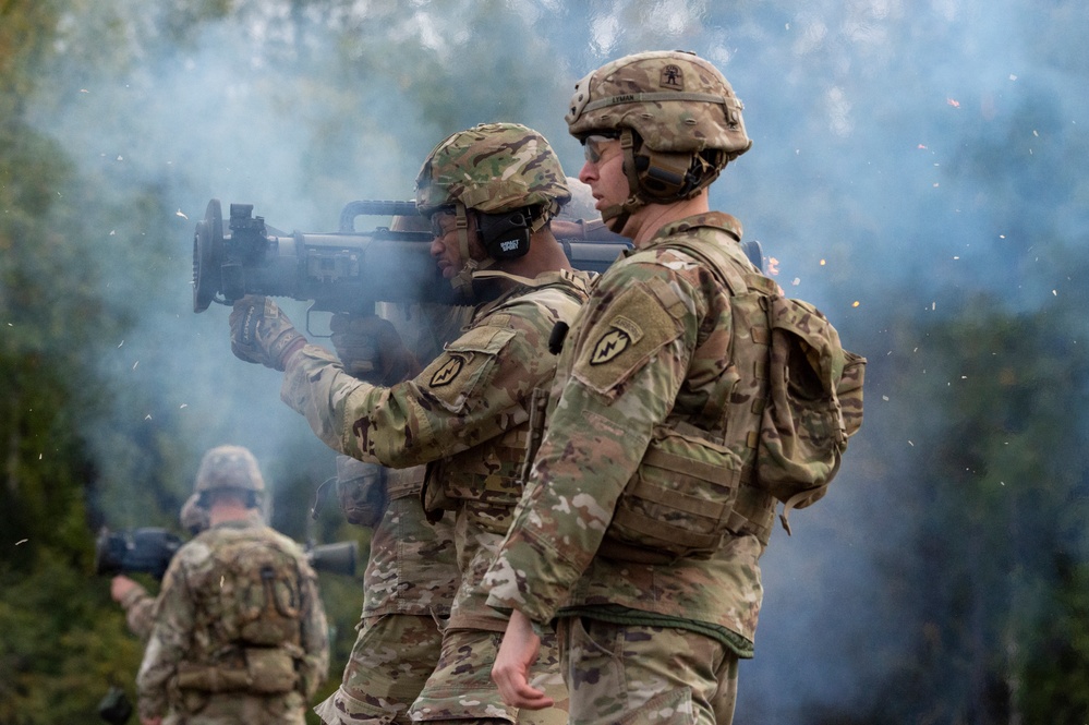 ‘3 Geronimo’ paratroopers fire anti-armor weapons at JBER