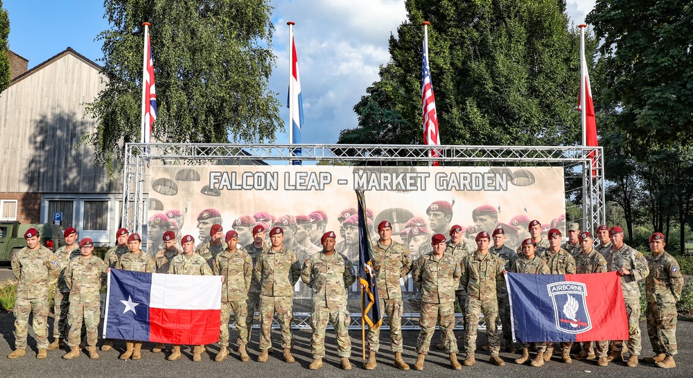 Texas Army National Guard Airborne Soldiers take group photo at Falcon Leap 2021