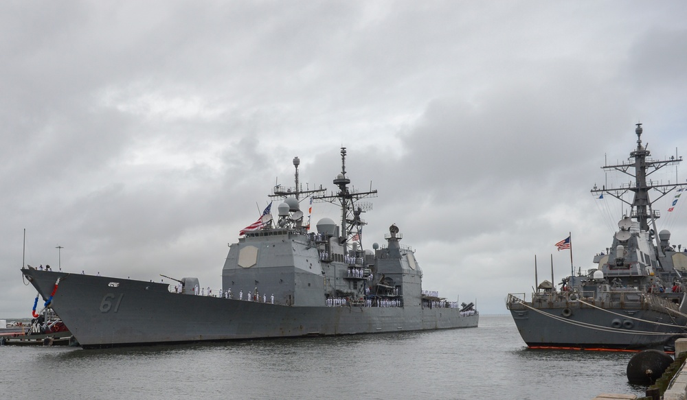 USS Monterey (CG 61) and USS Mitscher (DDG 57) Return to Naval Station Norfolk