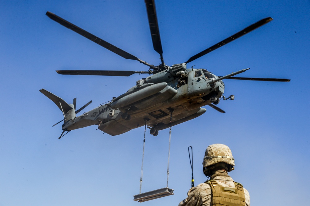 WTI 1-22: Air-to-Air Refueling and External Lifts