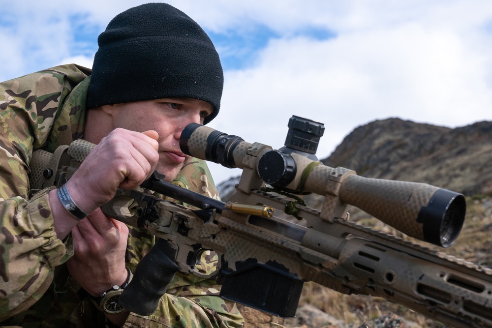 '1 Geronimo' Paratroopers try out for Scout Platoon