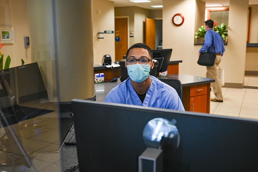 165th AW Airmen Serve at Memorial Health University Medical Center to assist during COVID-19 Surge