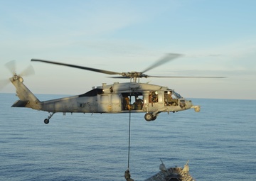 EODMU 3 Conduct Fast Rope Drills Aboard USS Lake Champlain (CG 57)