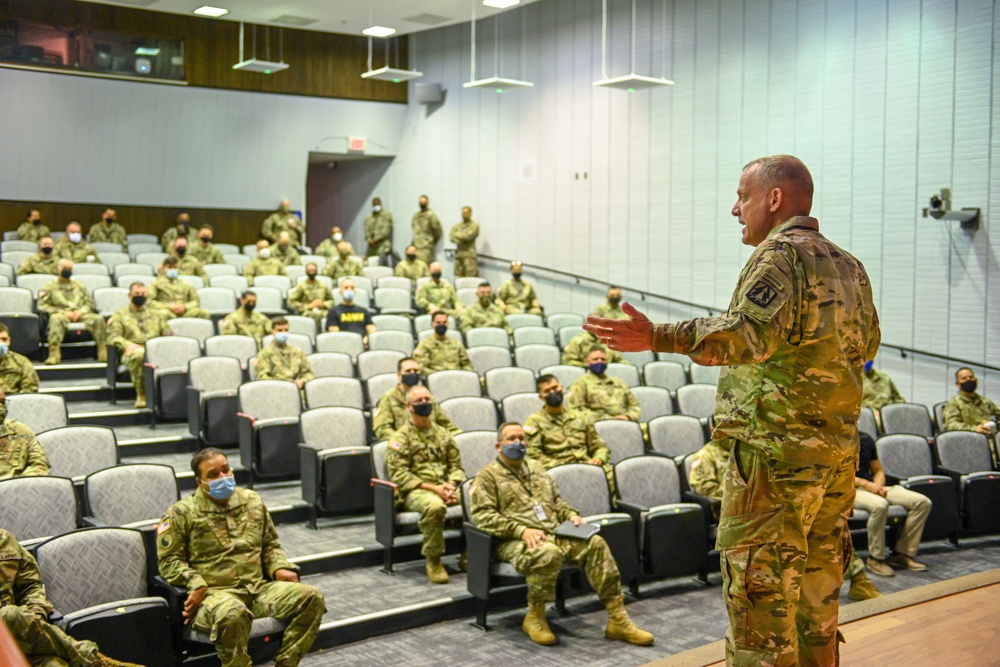 335th Signal Command (Theater) Commanding General hears from Soldiers