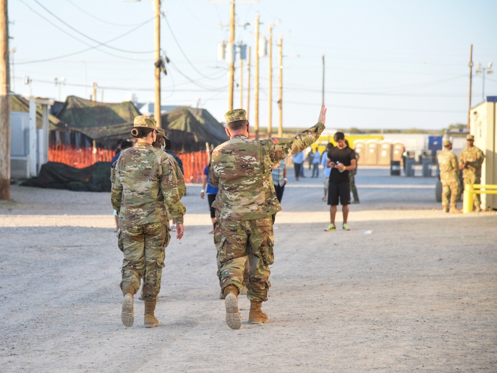2nd Brigade, 1st Armored Division Unit Ministry team drop off pizzas