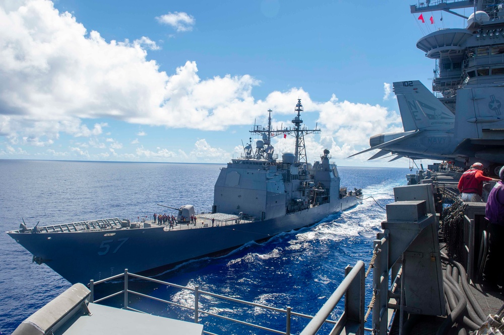 USS Carl Vinson (CVN 70) Conducts Replenishment-at-Sea
