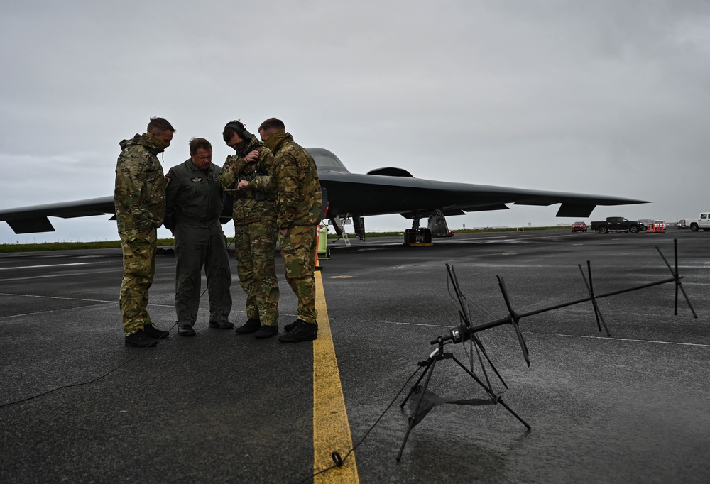 Norwegian fighter jets conduct training with U.S. Air Force B-2 Spirit