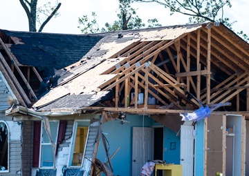 FEMA Meets with Residents After Tornado