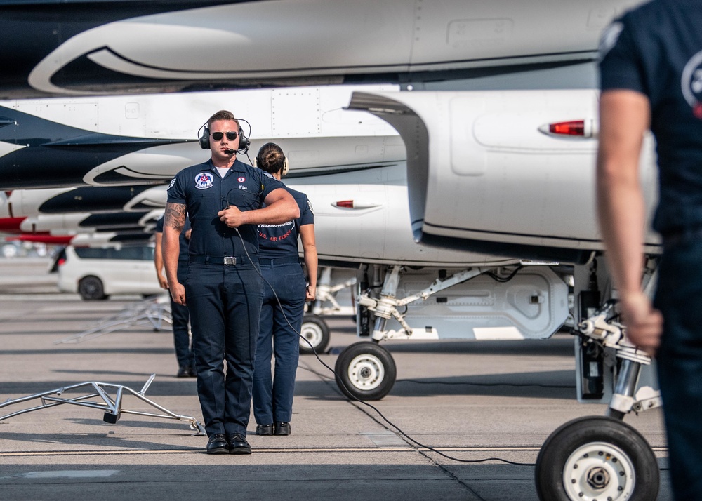 Off to the Reno Air Races with the Thunderbirds