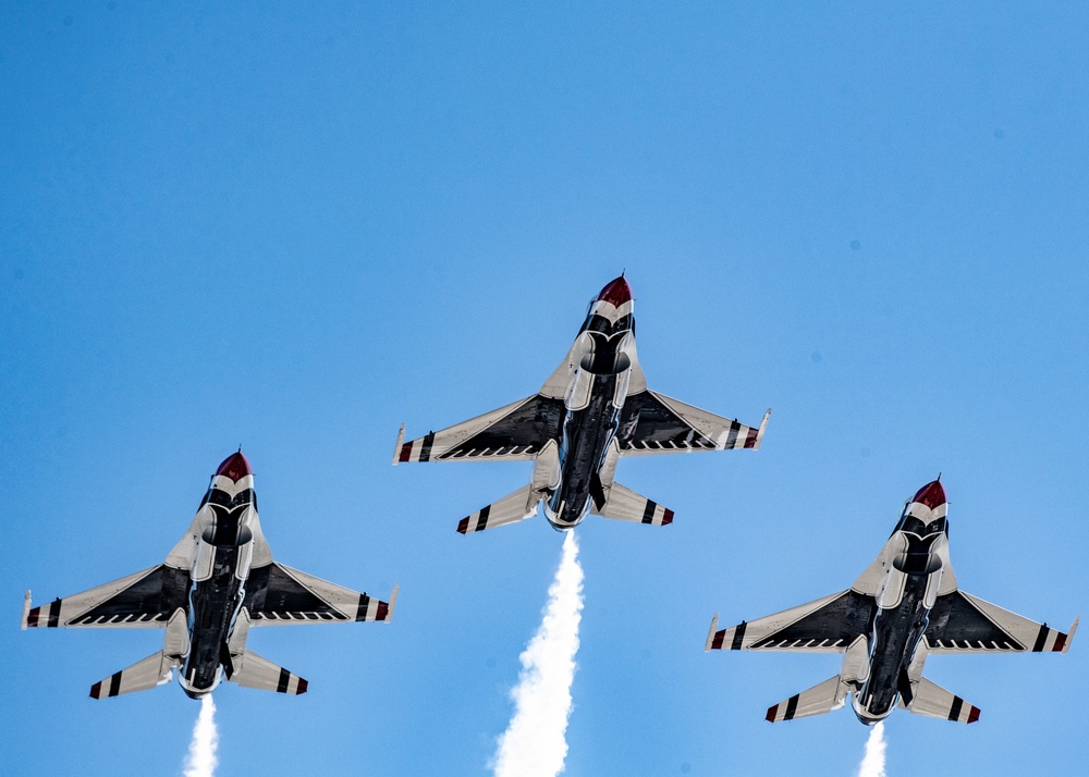 Off to the Reno Air Races with the Thunderbirds