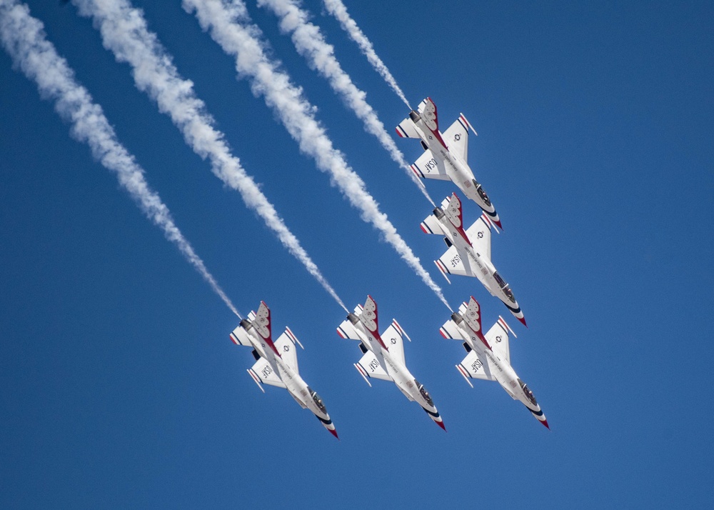 Off to the Reno Air Races with the Thunderbirds