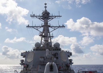 7th Fleet Destroyer Transits Taiwan Strait