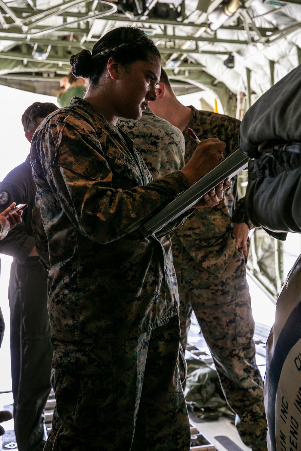 Drop it like it's Hot | Marines with VMGR-152 and 3d LSB conduct air delivery exercises