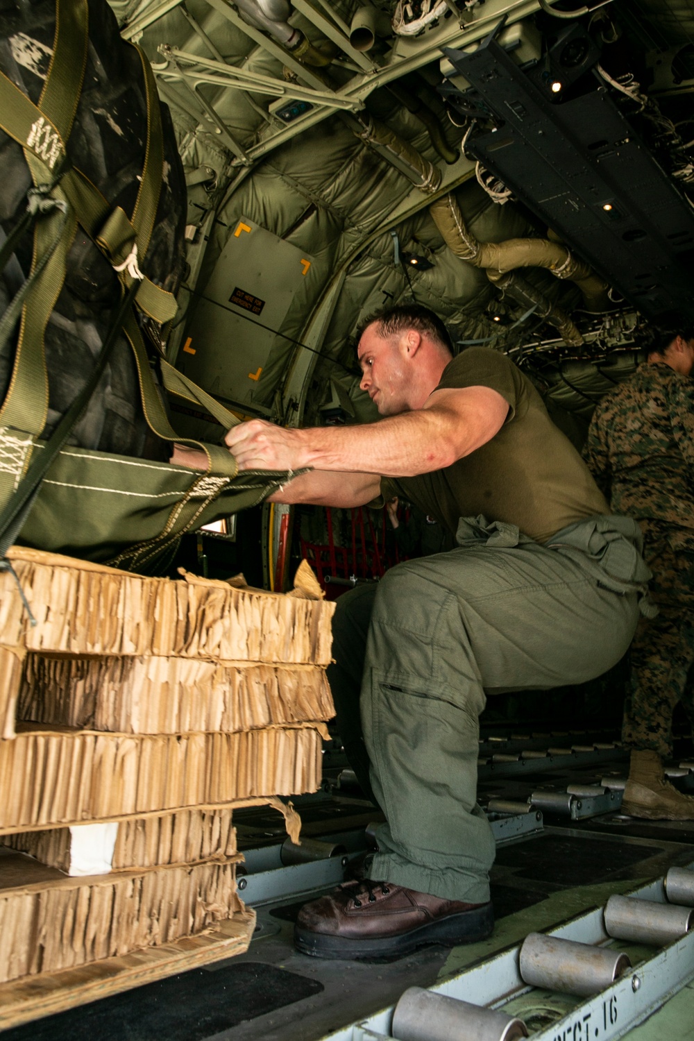 Drop it like it's Hot | Marines with VMGR-152 and 3d LSB conduct air delivery exercises