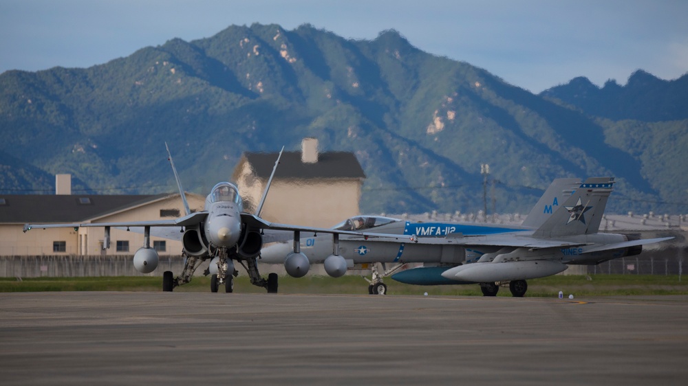 VMFA-112 Arrive at MCAS Iwakuni