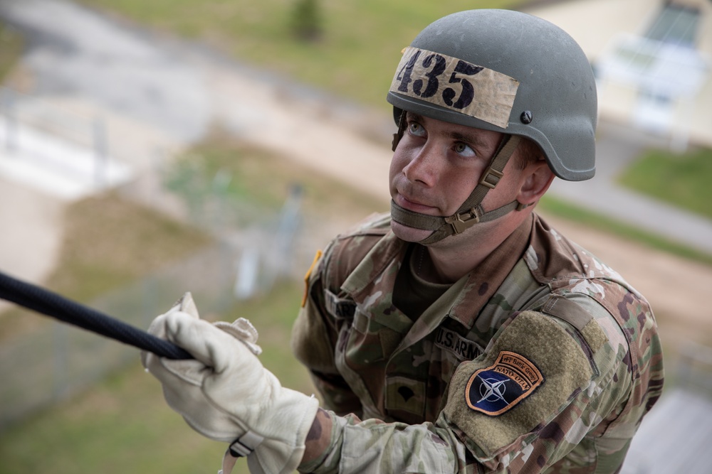 7th ATC Soldiers earn the coveted Air Assault badge