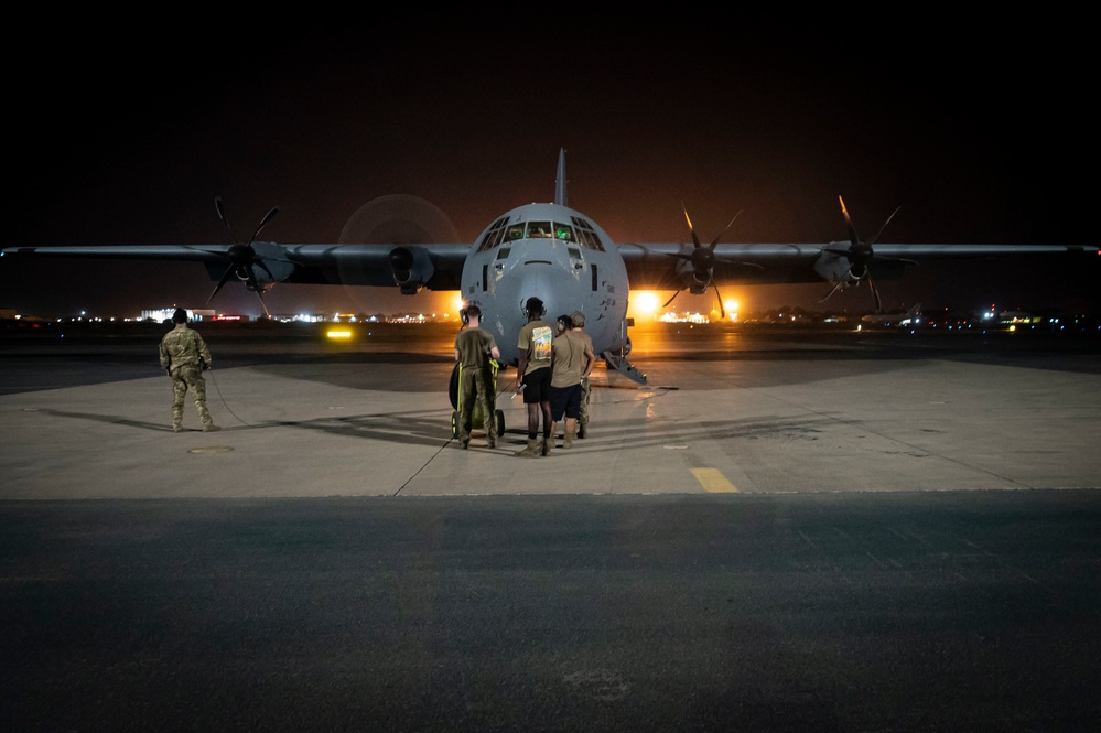 75th EAS Delivers Cargo