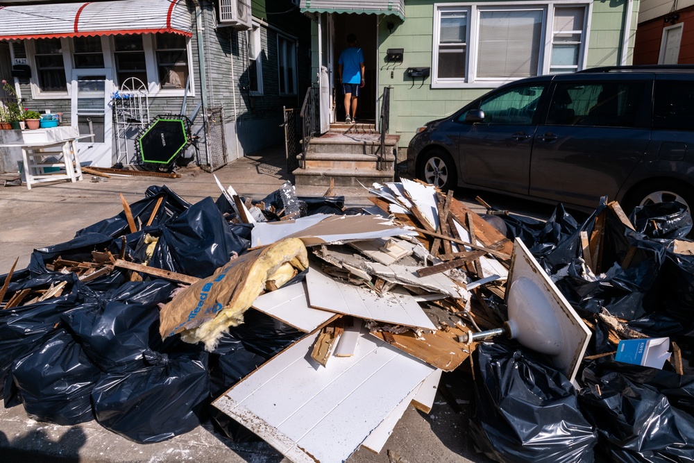 FEMA, NYCEM Meet with Residents After Flooding from Ida