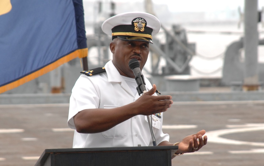 Naval Museum hosts a retirement ceremony