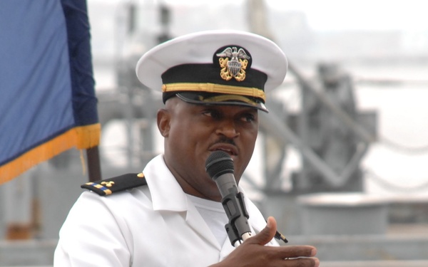 Naval Museum hosts a retirement ceremony