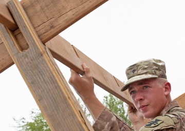 Camp Lemonnier Service Members Dwell Together During Sukkot