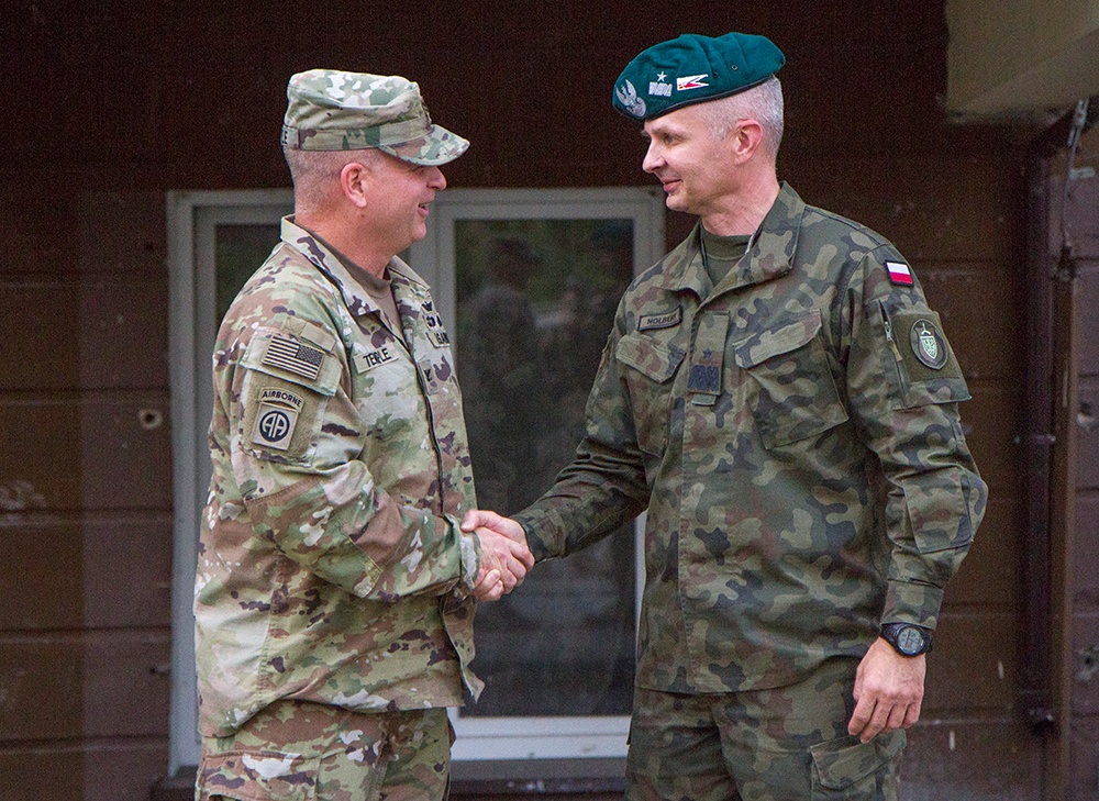 Polish defense attaché meets with 50th Regional Support Group senior leaders