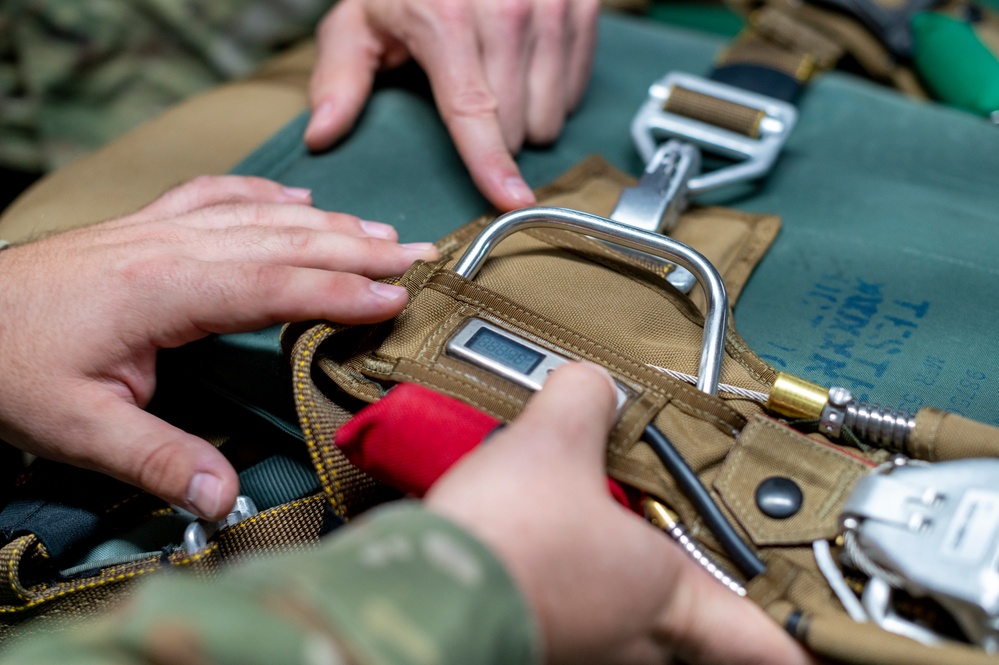 Chief meets with 26th ERQS Airmen