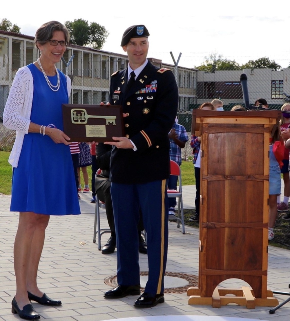 Wiesbaden Elementary celebrates opening with ribbon cutting ceremony