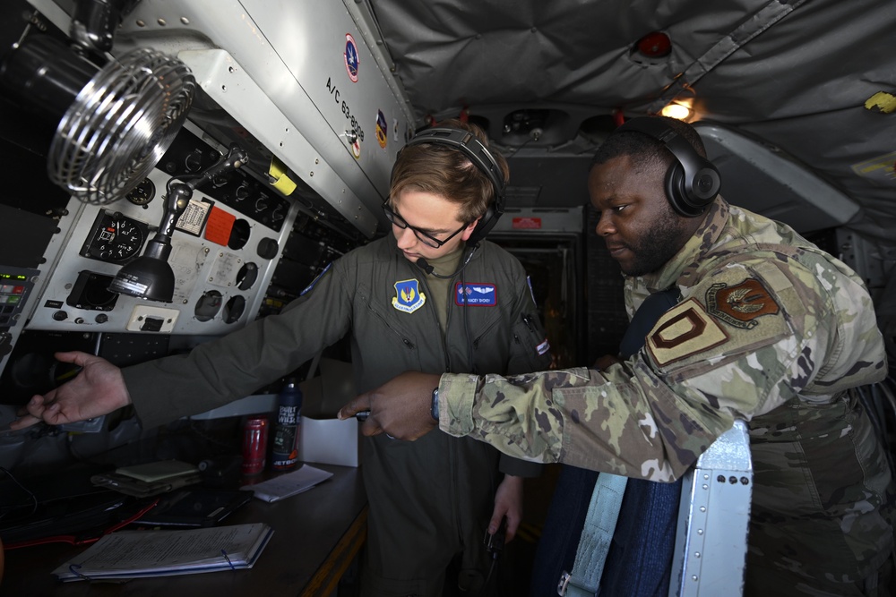 100th ARW delivers fuel during ACE exercise