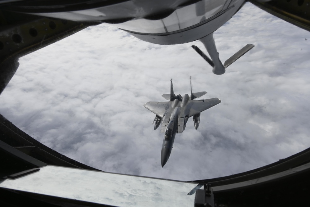 100th ARW delivers fuel during ACE exercise