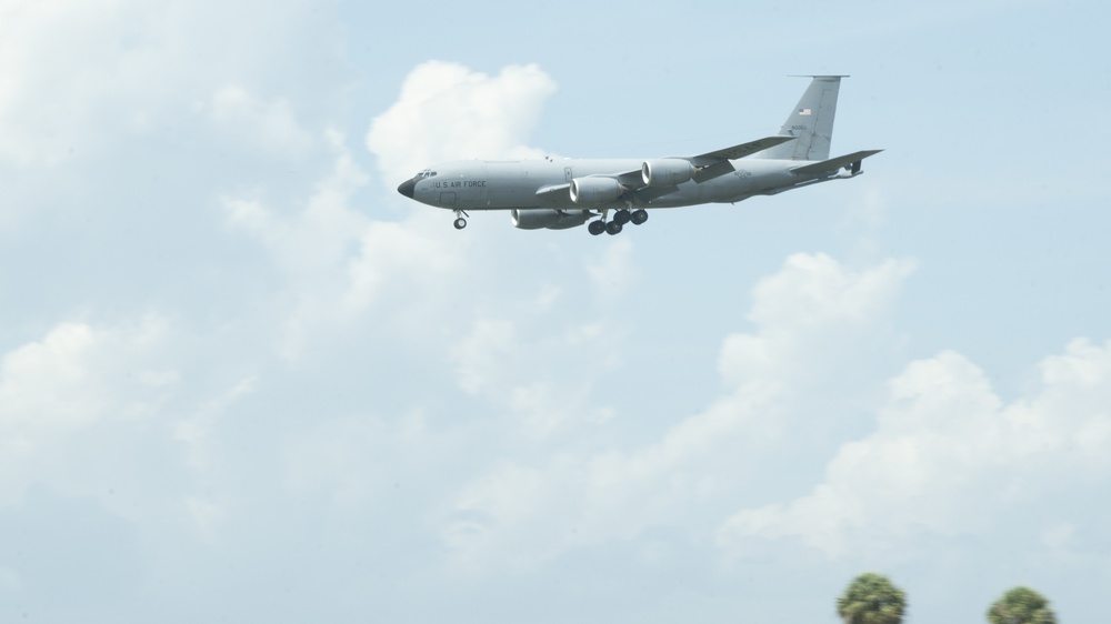 KC-135 Stratotankers land at MacDill