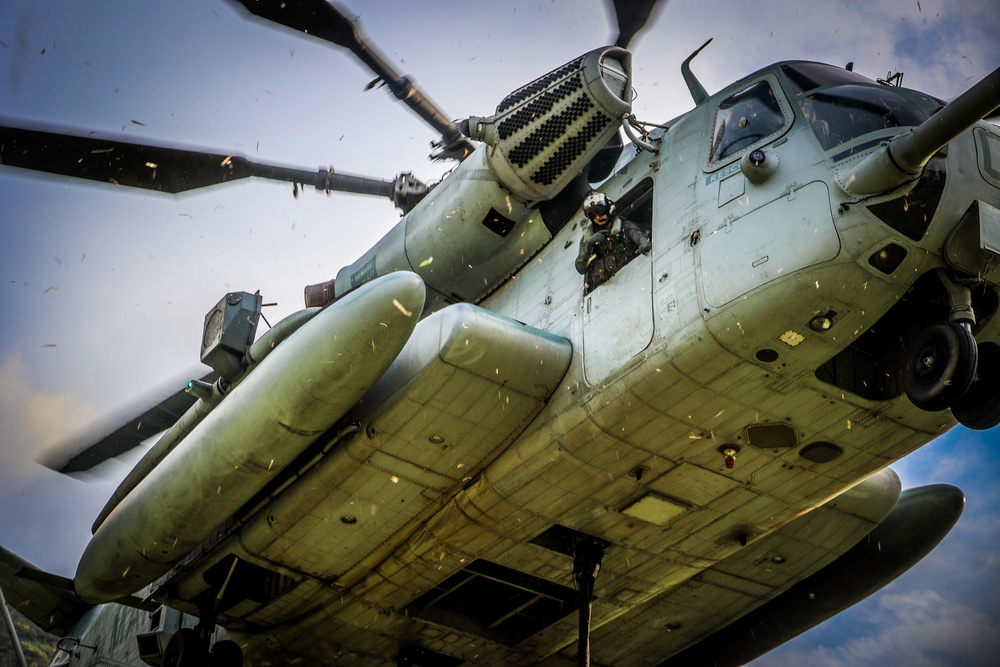 25TH DIVARTY 'STEEL CRUCIBLE' Partnership - Marines and Army Joint Air Assault Training