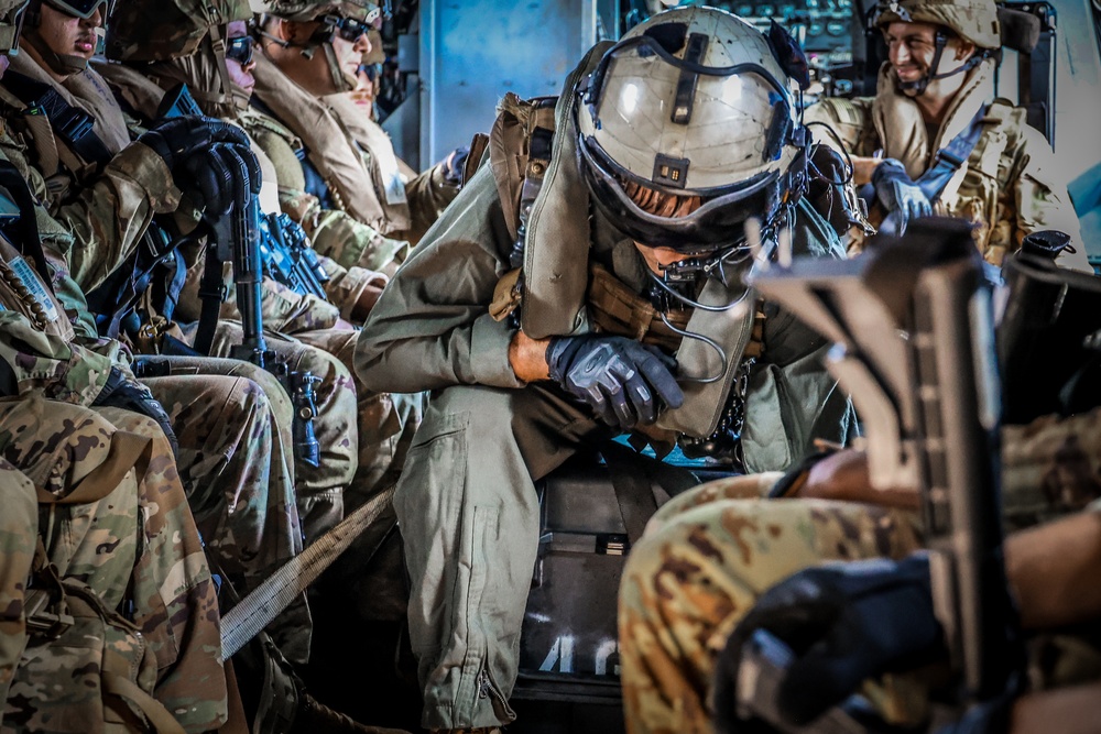 25TH DIVARTY 'STEEL CRUCIBLE' Partnership - Marines and Army Joint Air Assault Training