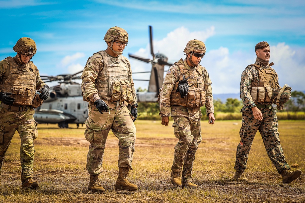 25TH DIVARTY 'STEEL CRUCIBLE' Partnership - Marines and Army Joint Air Assault Training