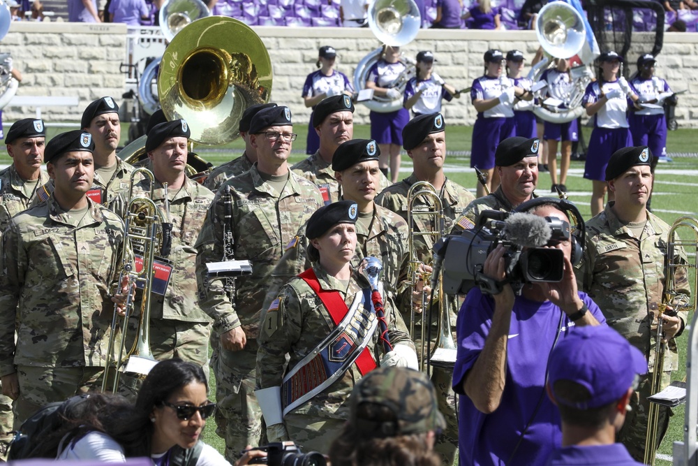 Touchdowns and Pushups: K-State hosts Fort Riley Day