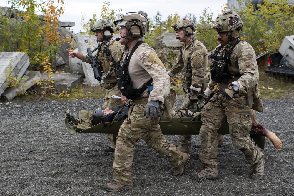 212th Rescue Squadron conducts confined-space rescue training