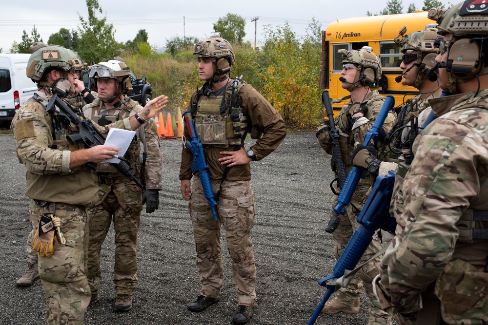 212th Rescue Squadron conducts confined-space rescue training