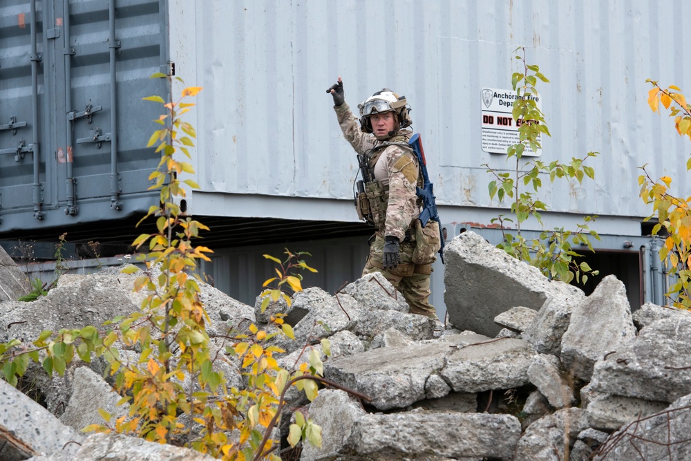 212th Rescue Squadron conducts confined-space rescue training