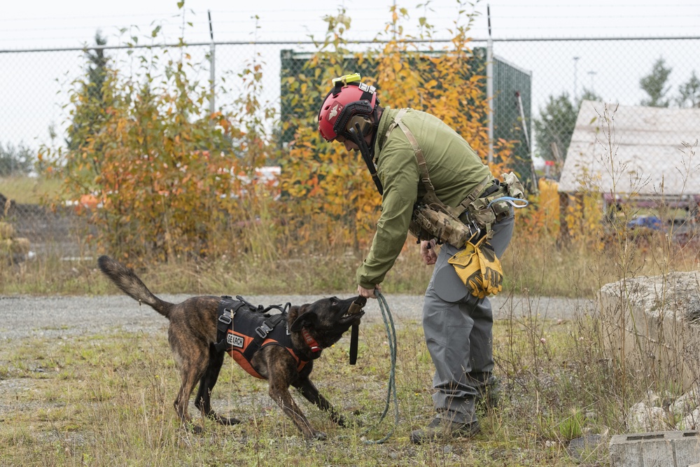 212th Rescue Squadron conducts confined-space rescue training