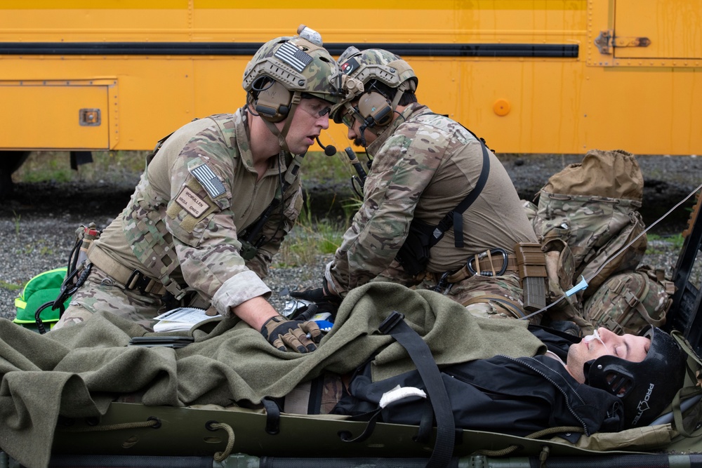 212th Rescue Squadron conducts confined-space rescue training